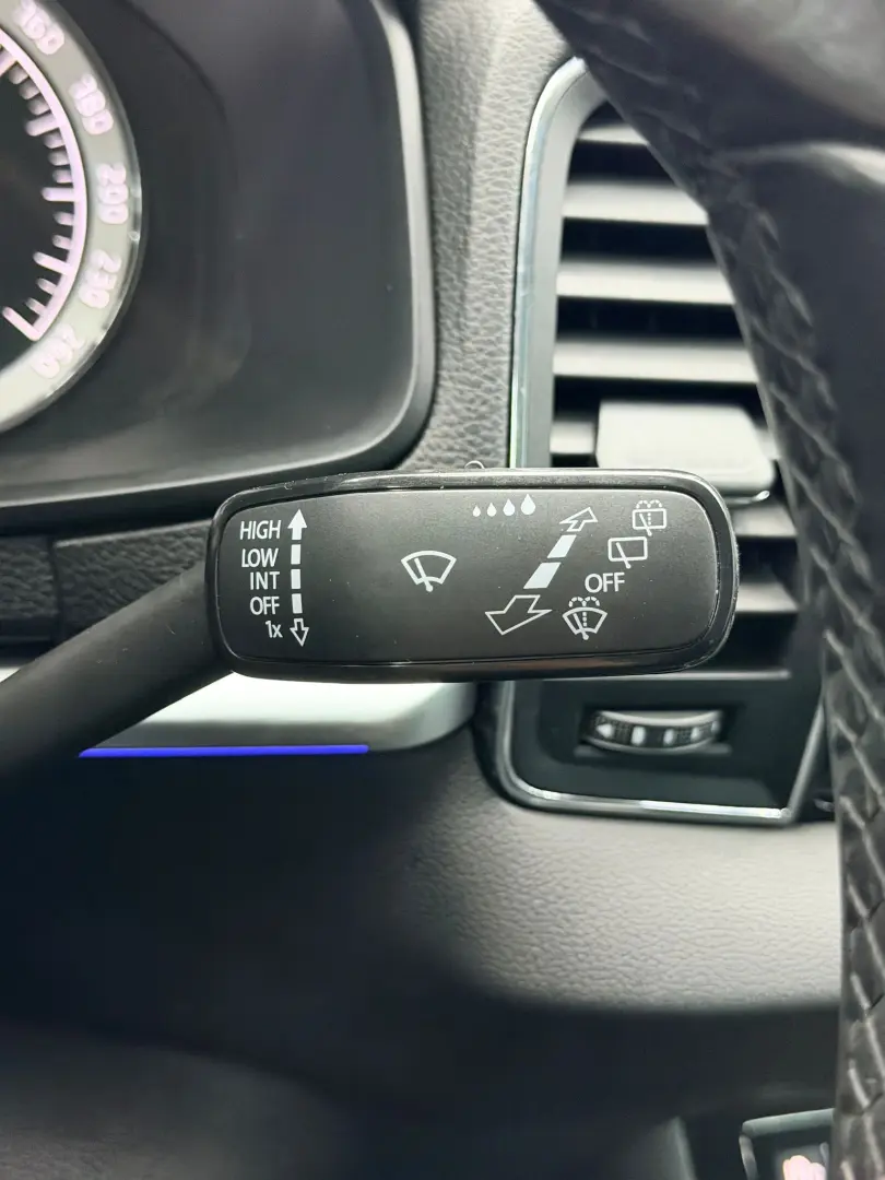 SKODA KAROQ 2018 4x4 E6