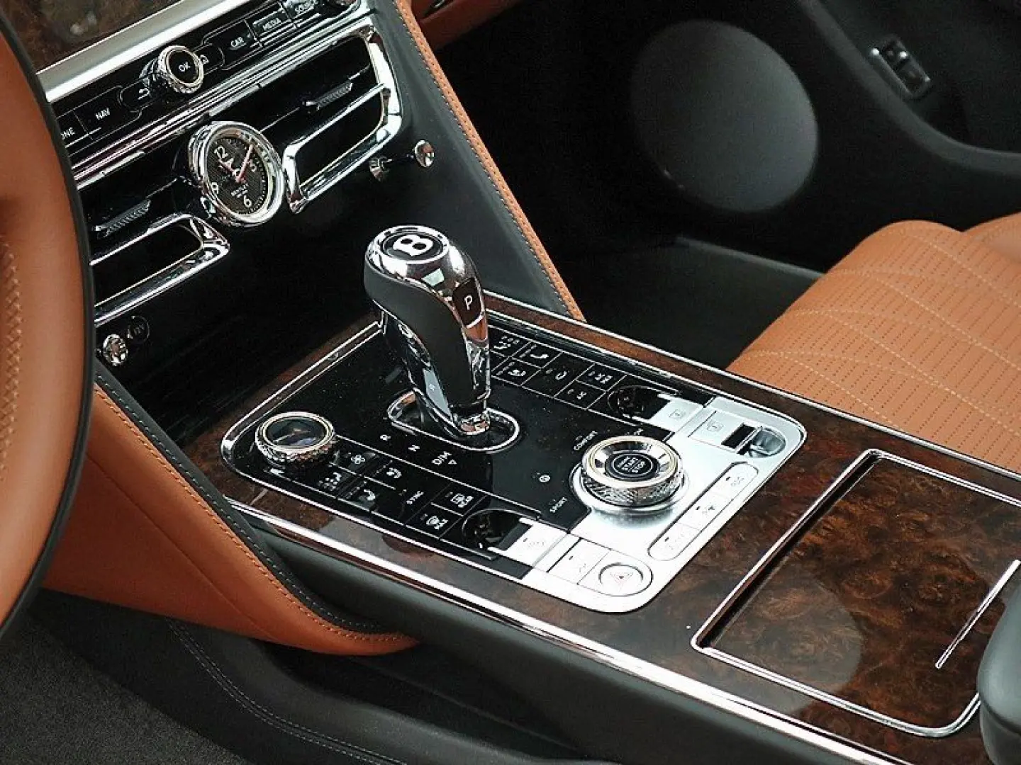 Flying Spur W12  Mulliner Rotating Touring