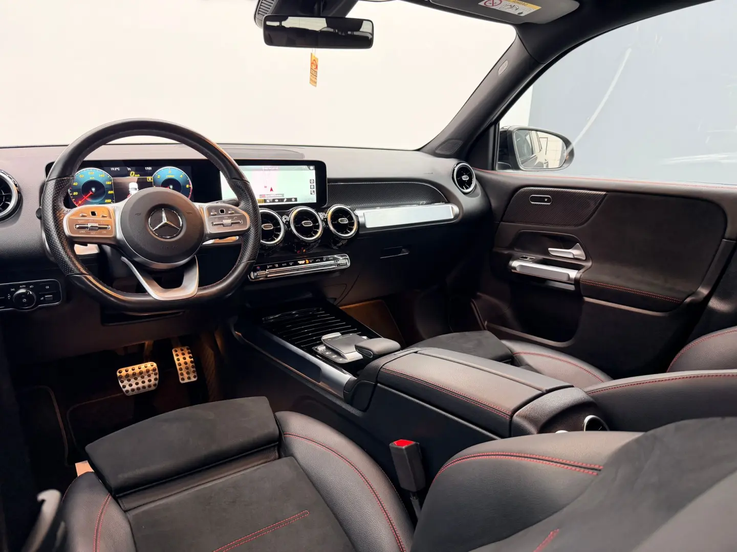 MERCEDES BENZ GLB 180 2020 AMG LINE 2.0D E6