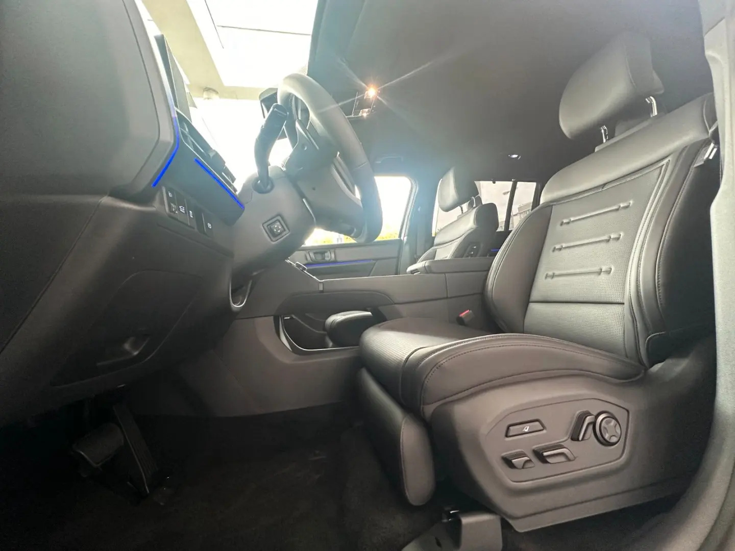 Santa FE MY25 Blackline