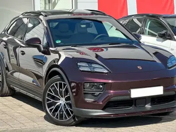 Macan Electric 4 HUD KLIMASITZE PANO MATRIX BOSE