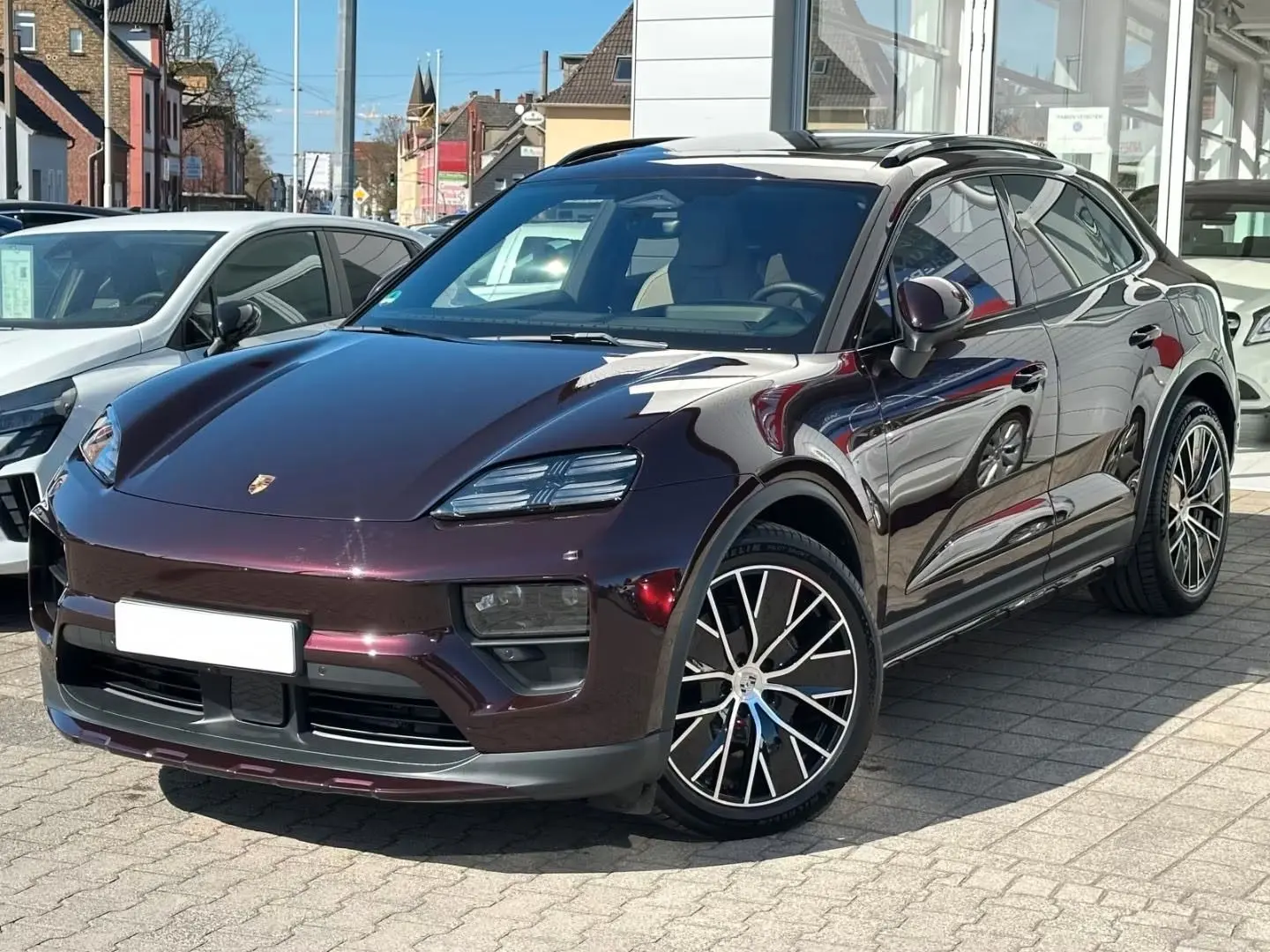 Macan Electric 4 HUD KLIMASITZE PANO MATRIX BOSE