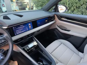 Macan Electric 4 HUD KLIMASITZE PANO MATRIX BOSE