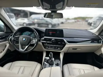 BMW Seria 5 540i xDrive AT