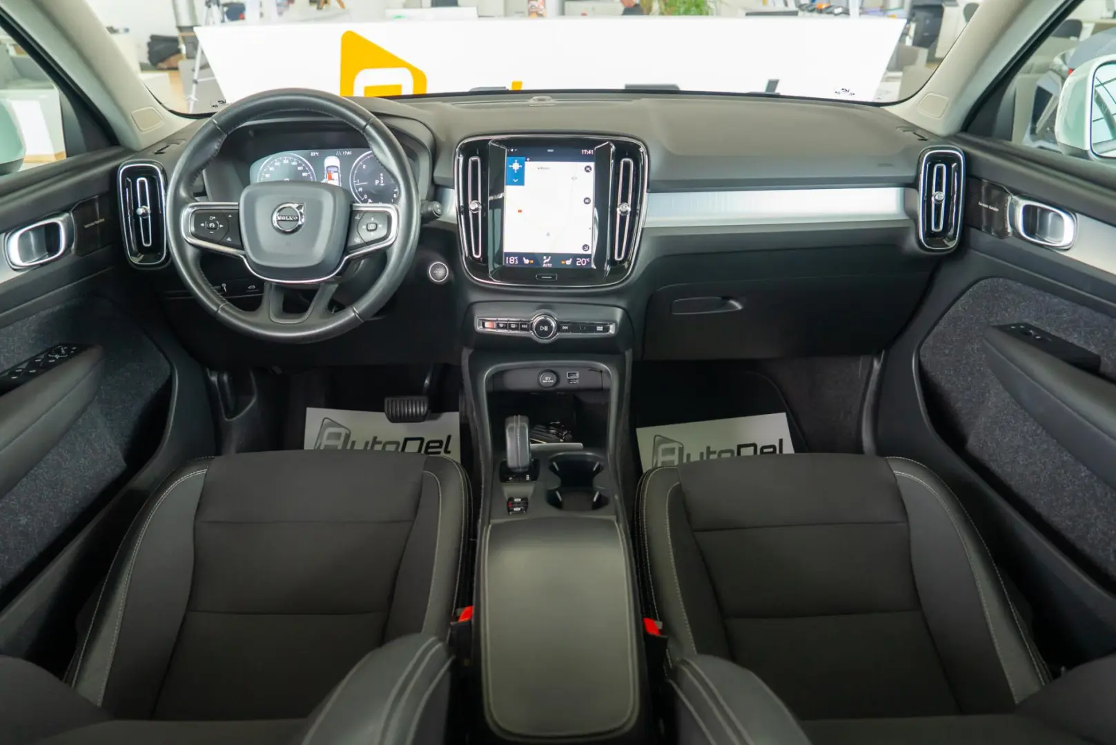 Volvo XC 40 2.0 D3 Automat  Momentum Pro