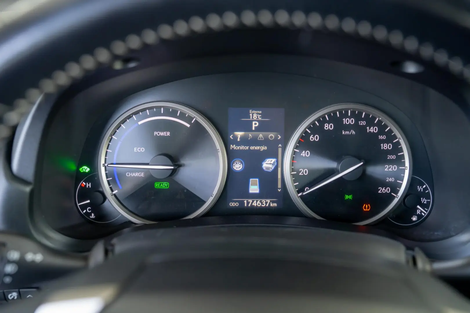 Lexus NX 300h Hybrid e-CVT
