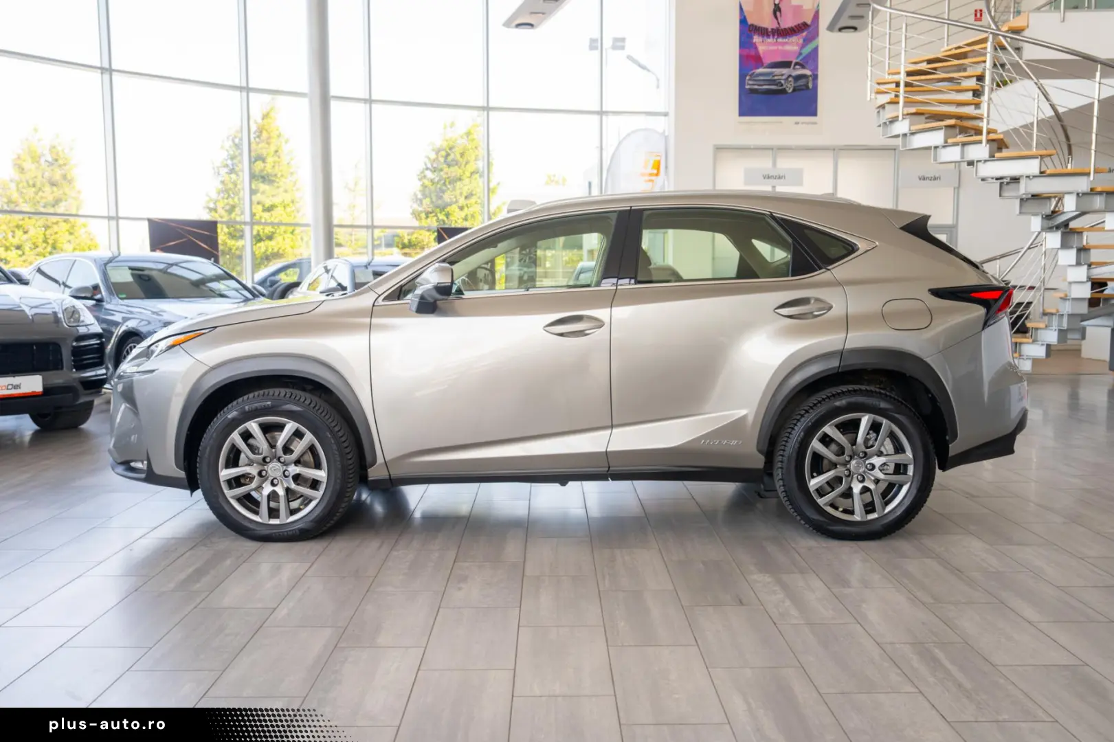 Lexus NX 300h Hybrid e-CVT