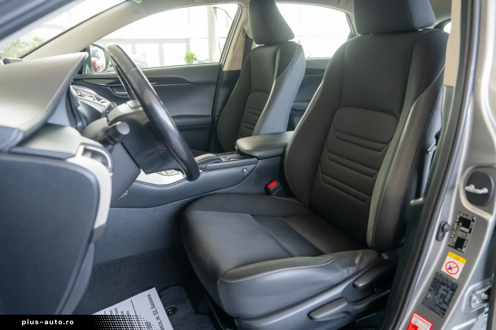 Lexus NX 300h Hybrid e-CVT