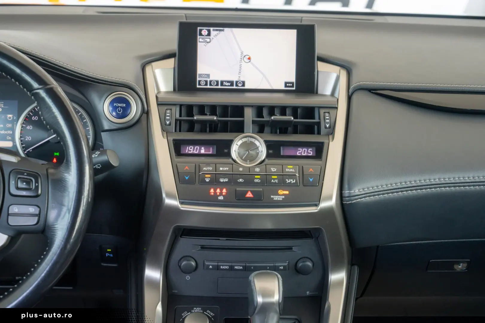 Lexus NX 300h Hybrid e-CVT