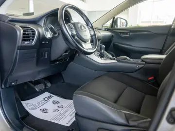 Lexus NX 300h Hybrid e-CVT