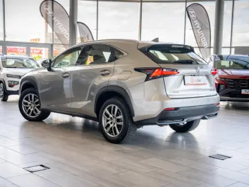 Lexus NX 300h Hybrid e-CVT