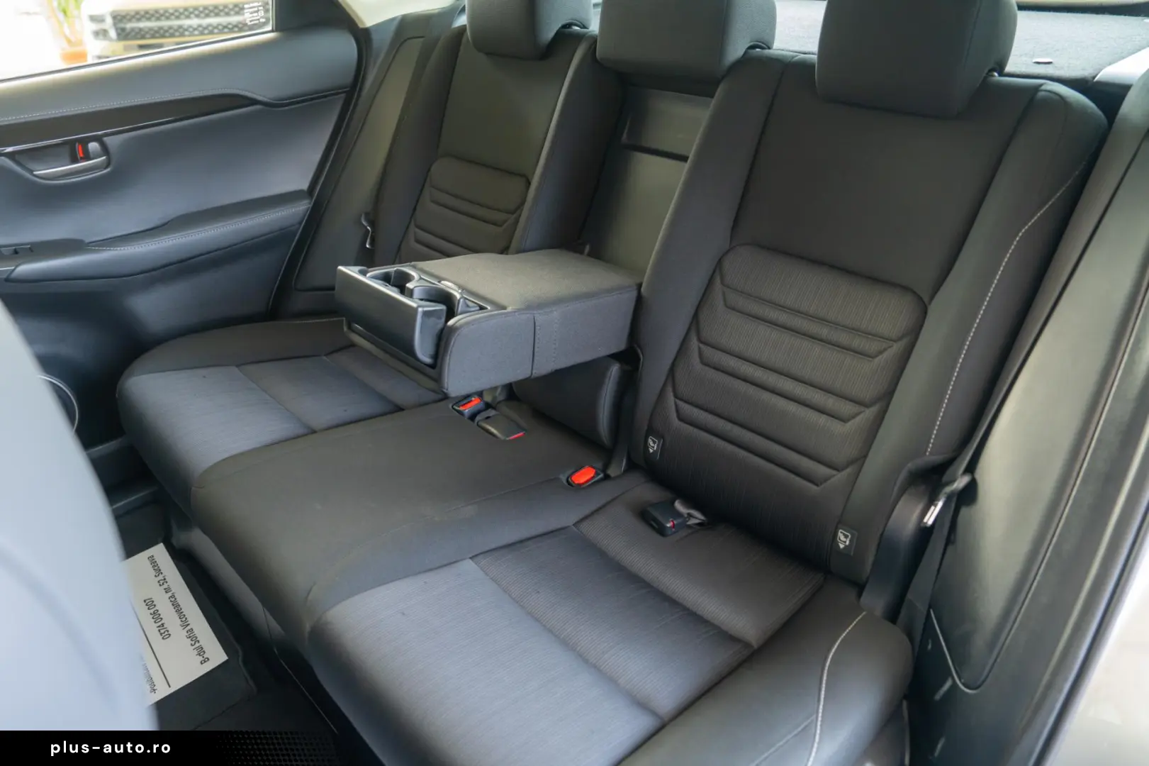 Lexus NX 300h Hybrid e-CVT