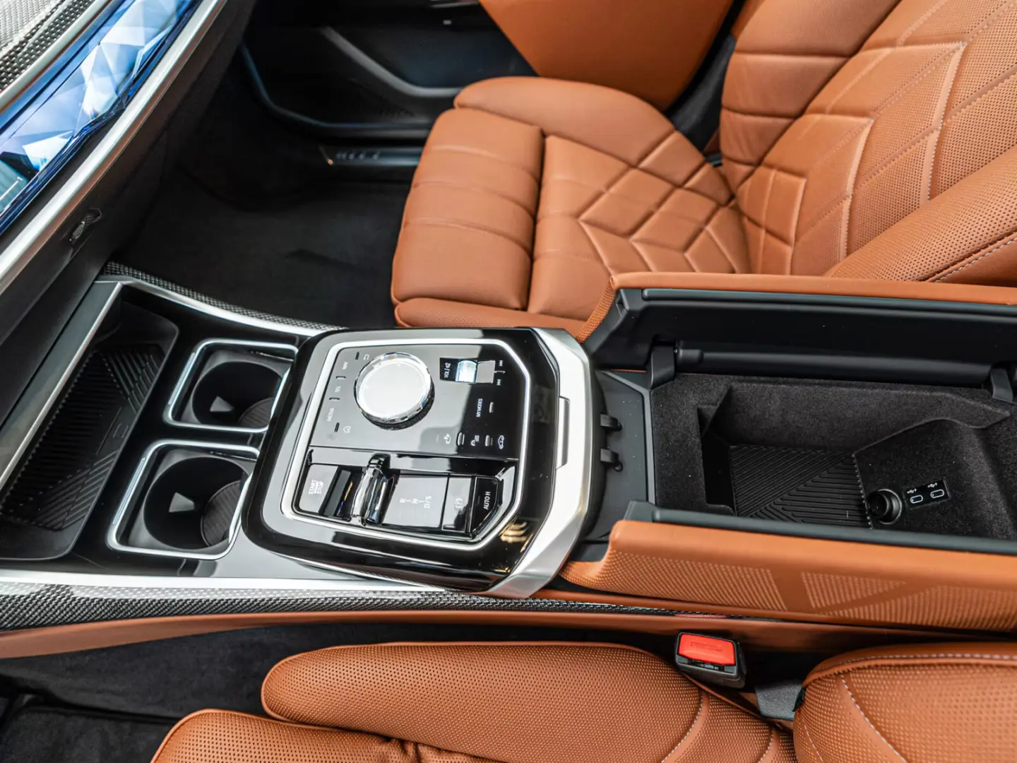 BMW 740d xDrive   2 culori
