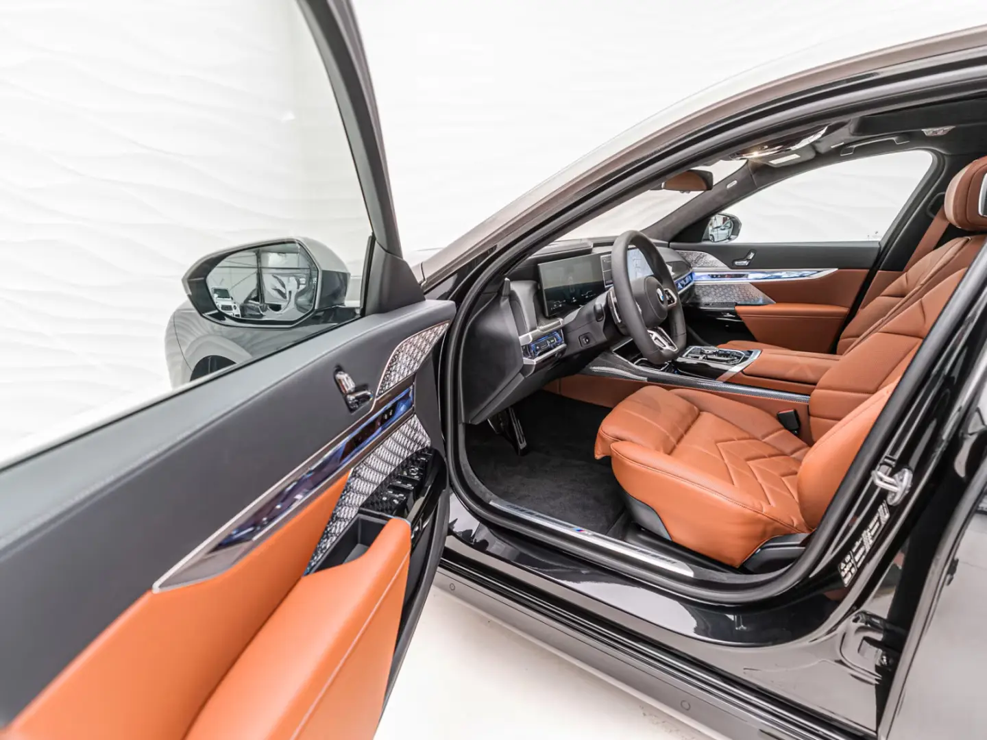 BMW 740d xDrive   2 culori