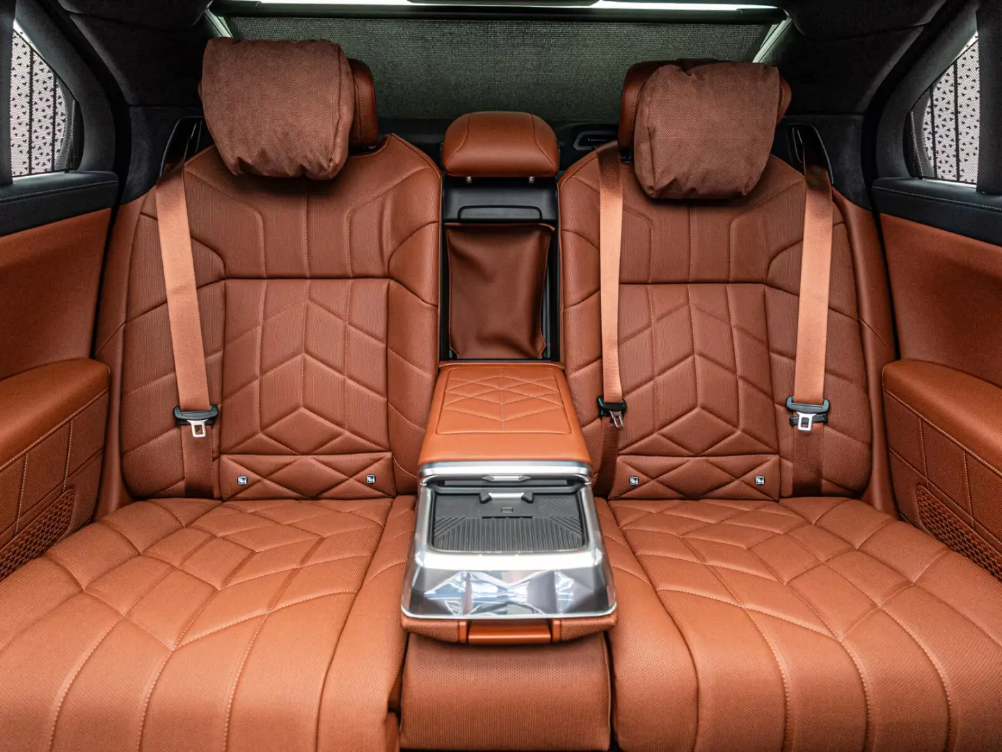 BMW 740d xDrive   2 culori