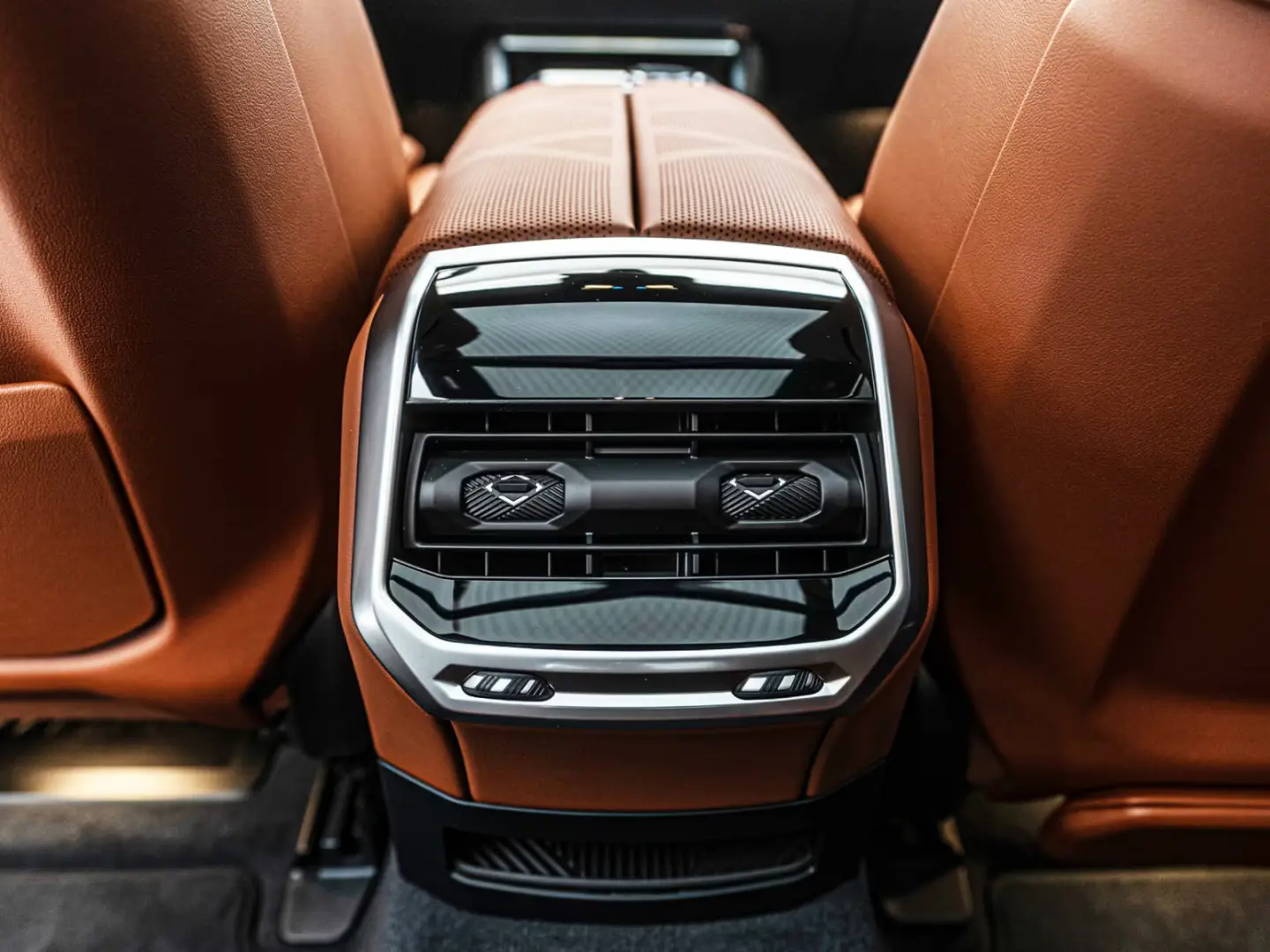 BMW 740d xDrive   2 culori