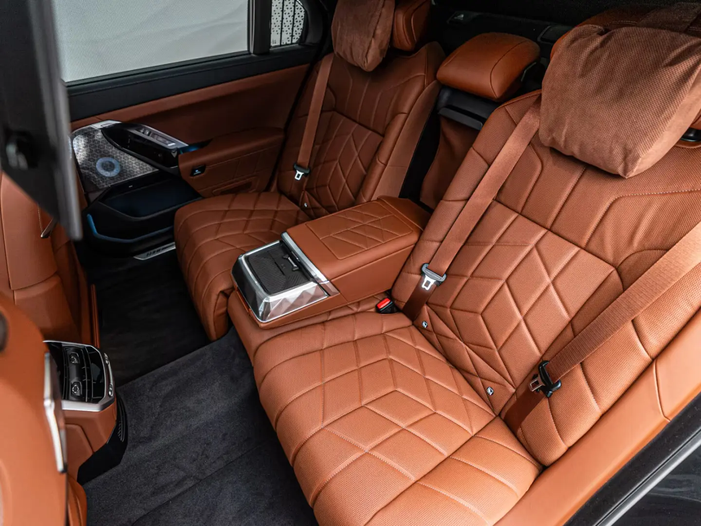 BMW 740d xDrive   2 culori