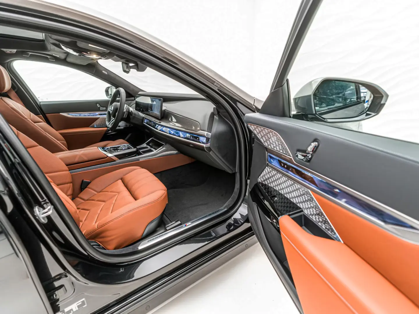 BMW 740d xDrive   2 culori