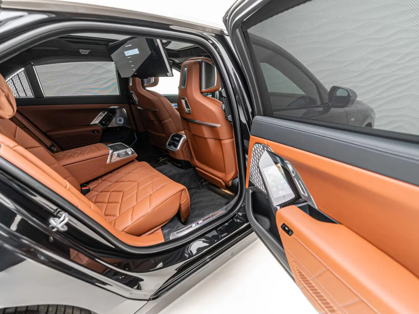 BMW 740d xDrive   2 culori