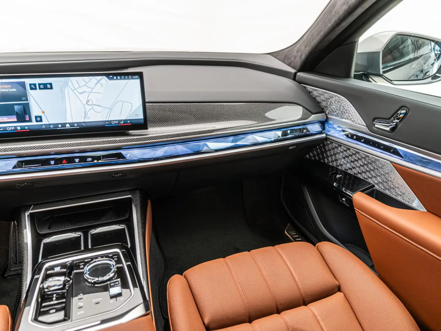 BMW 740d xDrive   2 culori