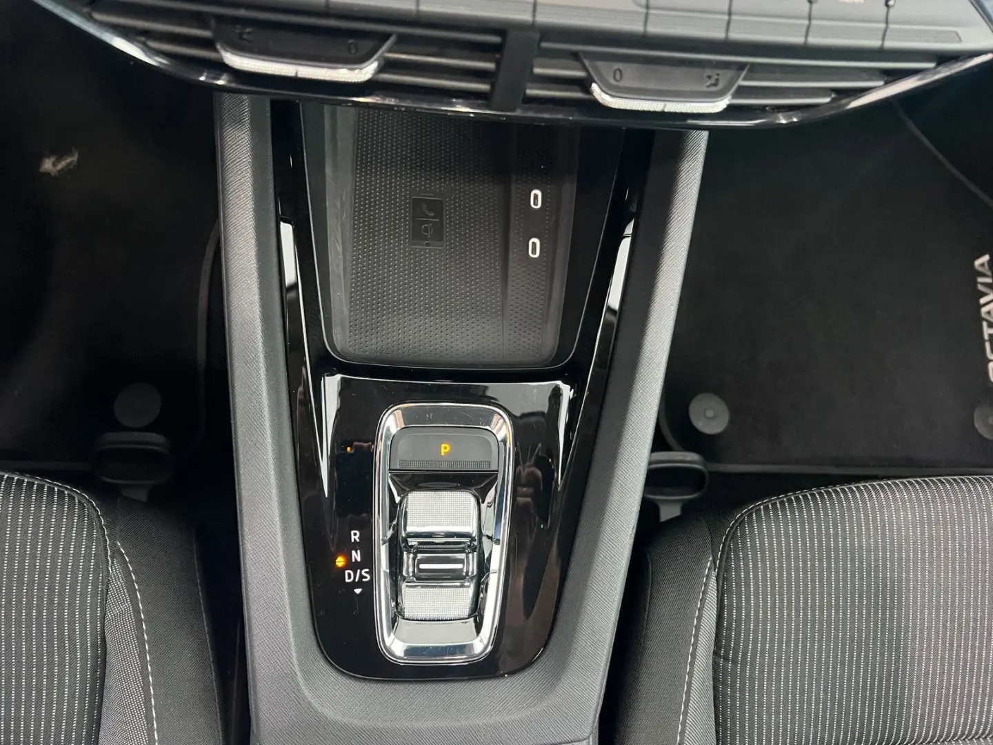 Octavia Lim. Ambition iV