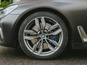 BMW M760Li xDrive