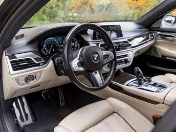 BMW M760Li xDrive