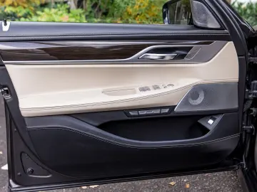 BMW M760Li xDrive