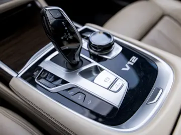 BMW M760Li xDrive