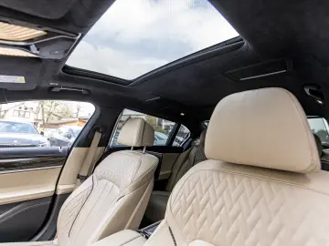 BMW M760Li xDrive