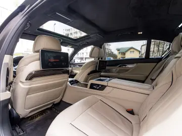 BMW M760Li xDrive