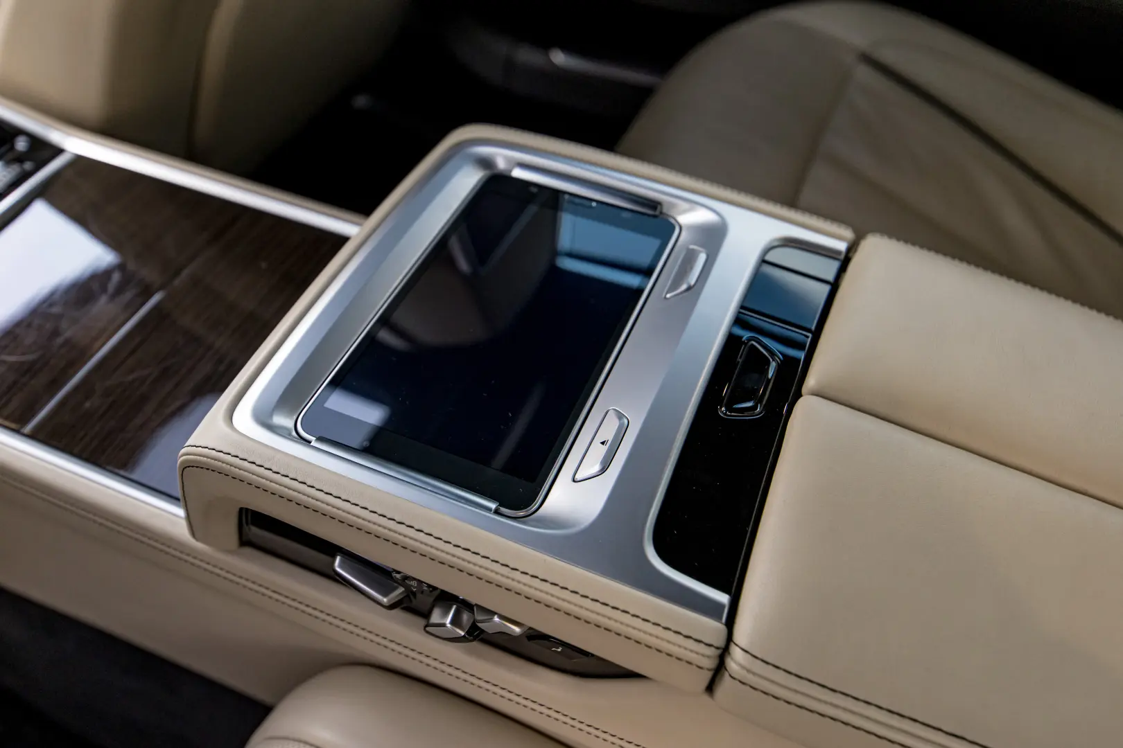 BMW M760Li xDrive