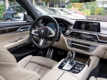 BMW M760Li xDrive