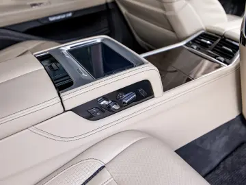 BMW M760Li xDrive