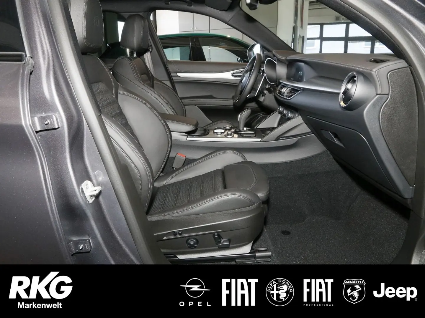 Stelvio VELOCE Q4 2.0 Turbo AHK Panorama Dach Pr