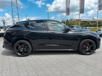 Stelvio MY23 Competizione Q4 (280 PS)