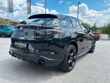 Stelvio MY23 Competizione Q4 (280 PS)