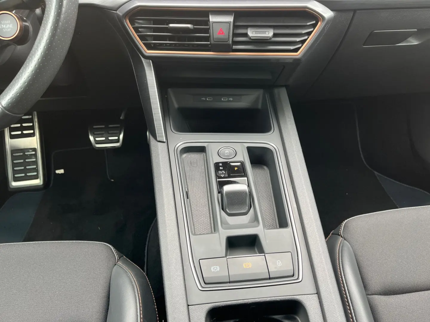 Formentor VZ 2.0TSI DSG 4Drive AHK Cam DCC Pano