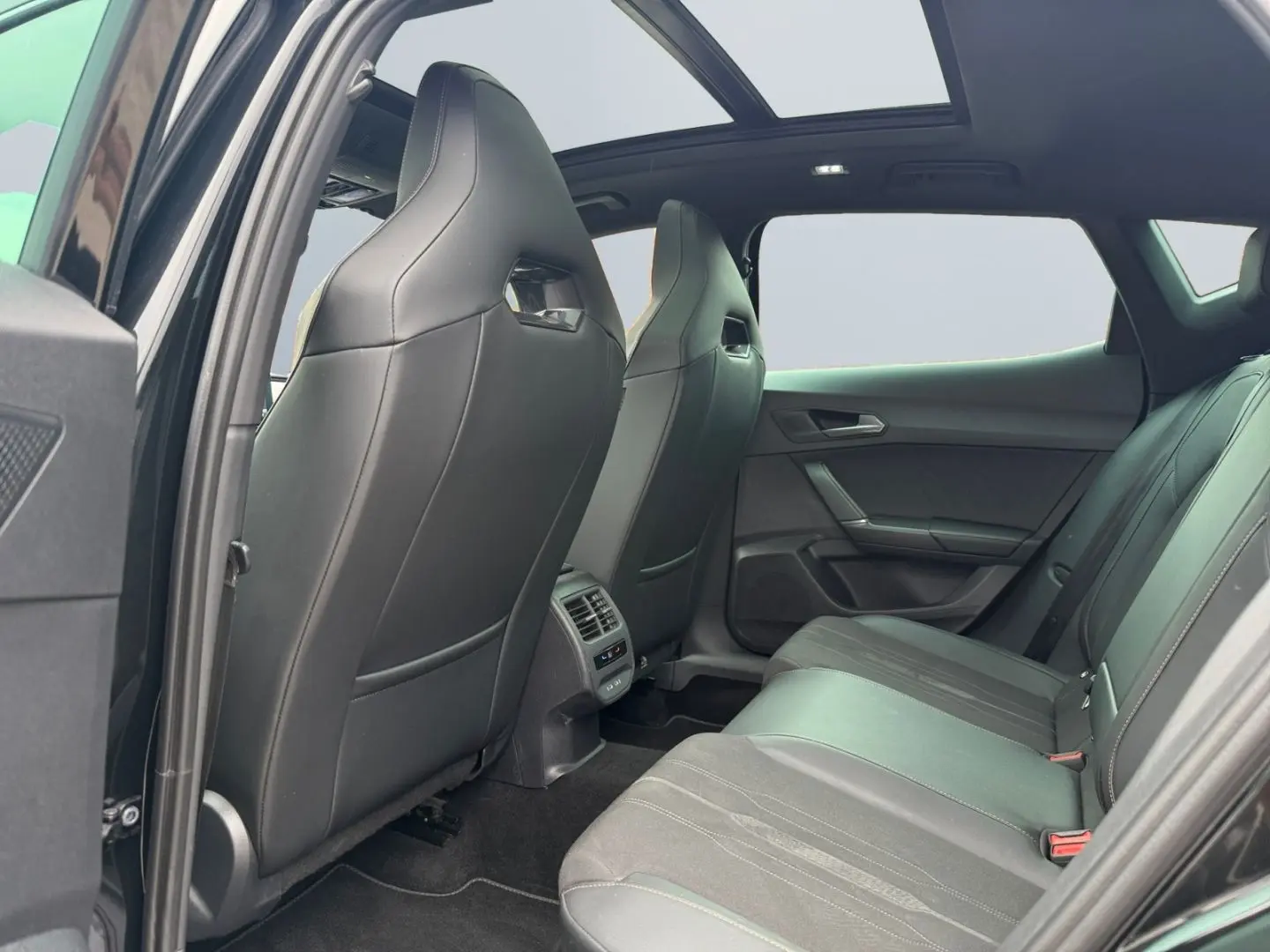 Formentor VZ 2.0 TSI DSG  LED Pano Beats Memory