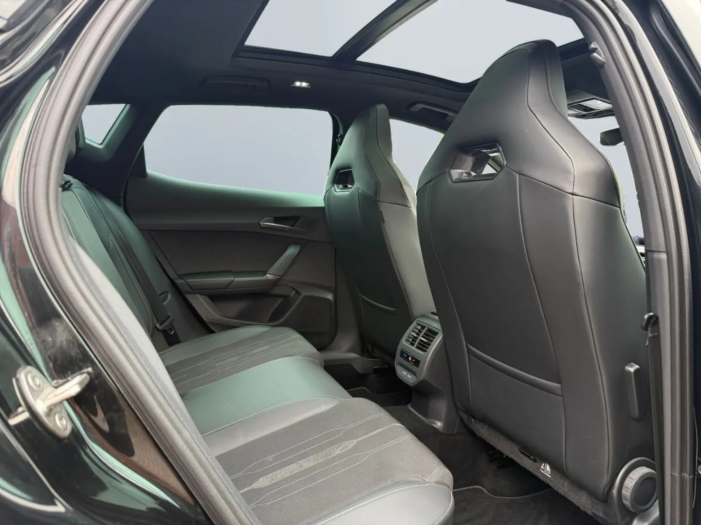 Formentor VZ 2.0 TSI DSG  LED Pano Beats Memory