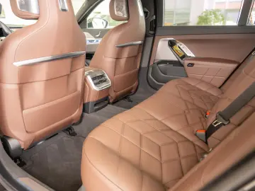 BMW Seria 7 740d xDrive Sportautomatic