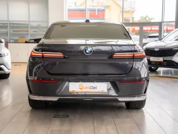 BMW Seria 7 740d xDrive Sportautomatic