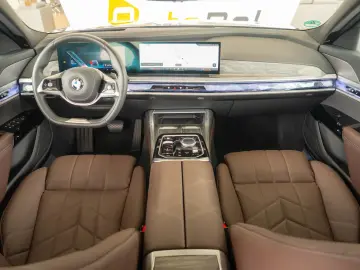 BMW Seria 7 740d xDrive Sportautomatic