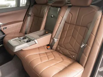 BMW Seria 7 740d xDrive Sportautomatic