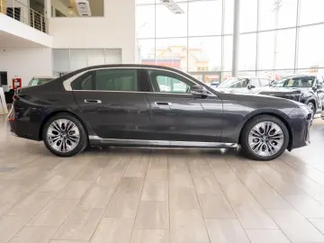 BMW Seria 7 740d xDrive Sportautomatic