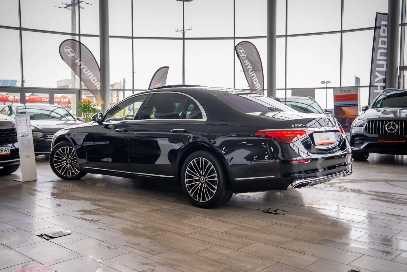 Mercedes-Benz S-Class S580e LONG Plug-in Hybrid 9G-Tronic
