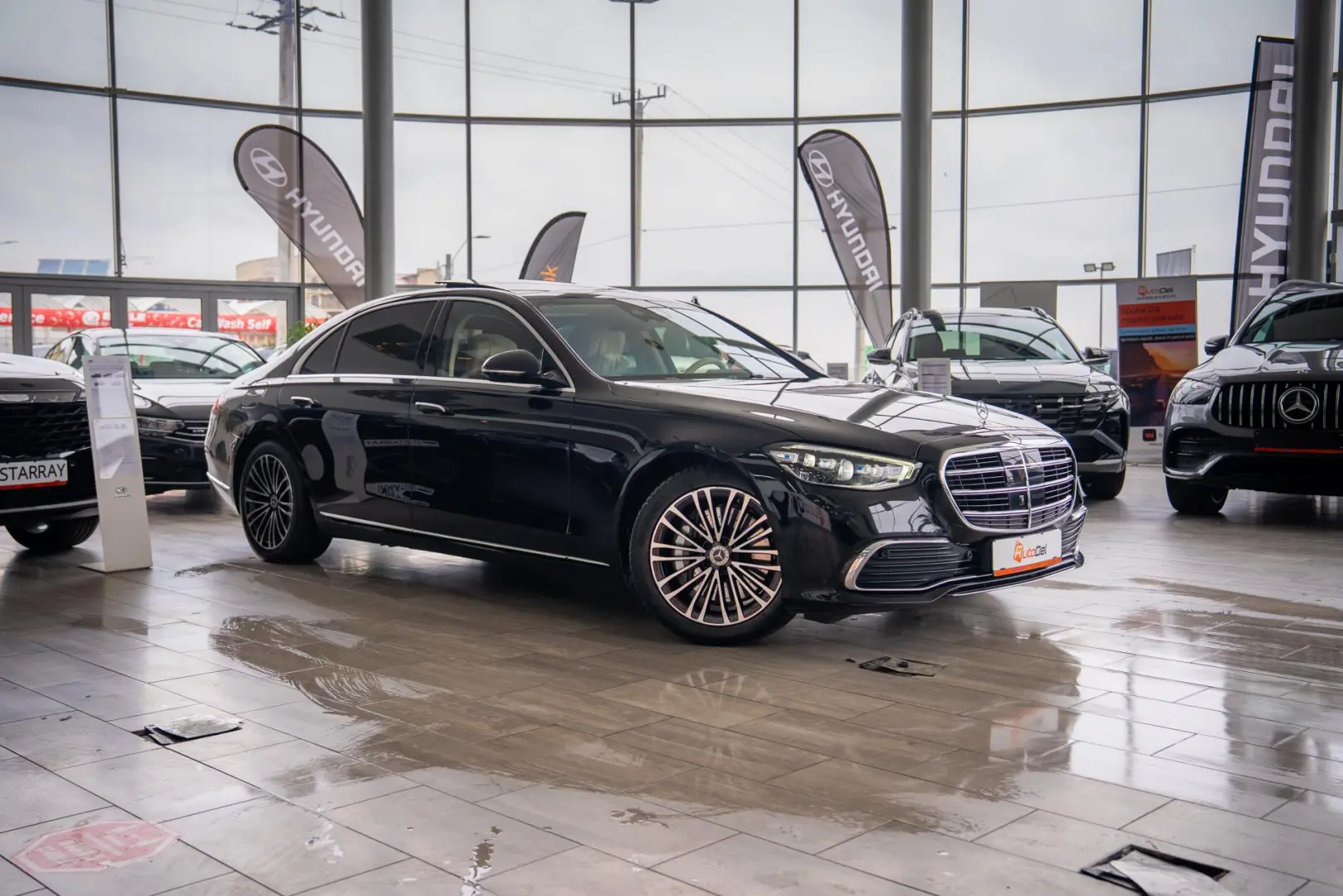 Mercedes-Benz S-Class S580e LONG Plug-in Hybrid 9G-Tronic