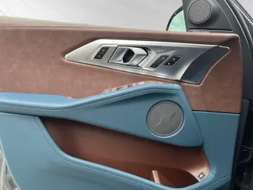 BMW XM 50e DAProf. AHK. Ventilație și masaj