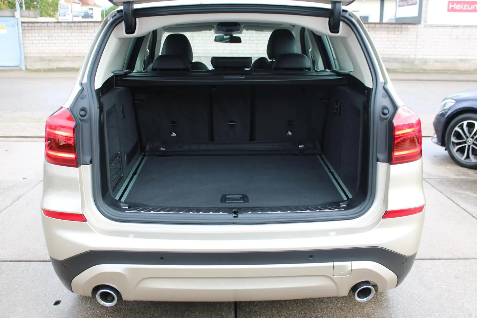 X3 xDrive20d Individual 1.Hd NAVI PDC LED ALU