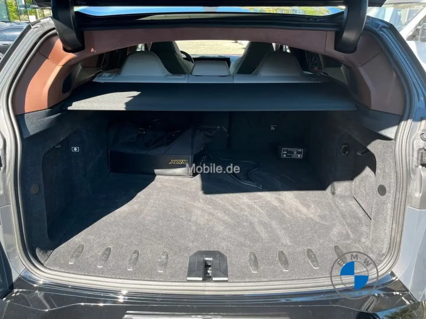 BMW XM 50e 23  Autobahnassistent AHK